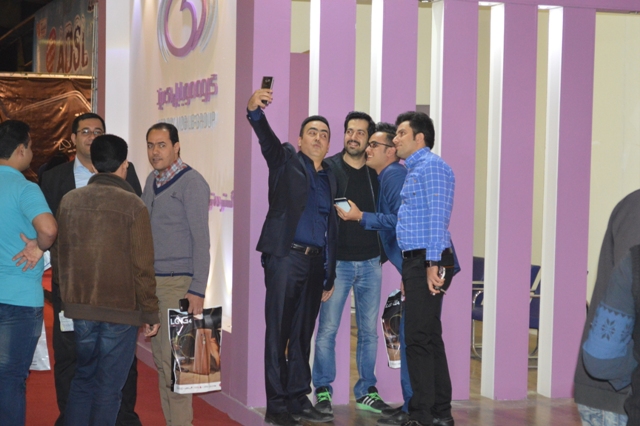 علیرضا پویافر: گزارش اختصاصی دهمین نمایشگاه فناوری اطلاعات استان یزد:سومین روز از کامیتکس یازدهم (3) علیرضا پویافر: گزارش اختصاصی دهمین نمایشگاه فناوری اطلاعات استان یزد:سومین روز از کامیتکس یازدهم (3)