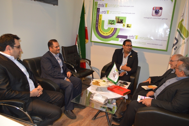 علیرضا پویافر: گزارش اختصاصی دهمین نمایشگاه فناوری اطلاعات استان یزد: دیدار کامیتکسی مدیرعامل مخابرات استان یزد (4) علیرضا پویافر: گزارش اختصاصی دهمین نمایشگاه فناوری اطلاعات استان یزد: دیدار کامیتکسی مدیرعامل مخابرات استان یزد (4)