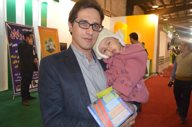 علیرضا پویافر: گزارش اختصاصی یازدهمین نمایشگاه فناوری اطلاعات استان یزد:کودکان و نوجوانان کامیتکسی(8) علیرضا پویافر: گزارش اختصاصی یازدهمین نمایشگاه فناوری اطلاعات استان یزد:کودکان و نوجوانان کامیتکسی(8)