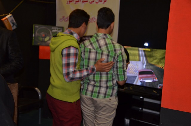علیرضا پویافر :گزارش اختصاصی دهمین نمایشگاه کامپیوتر و موبایل : کودکان و نوجوانان کامیتکسی