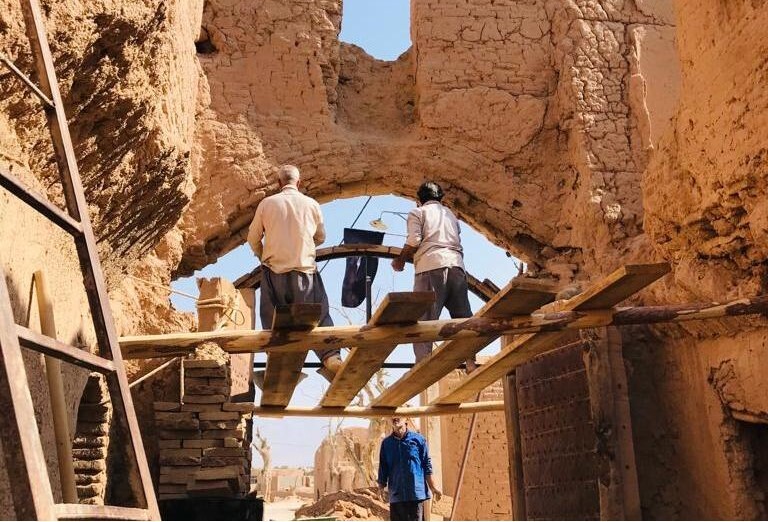 مرمت و احیای بنا‌های تاریخی در مهریز