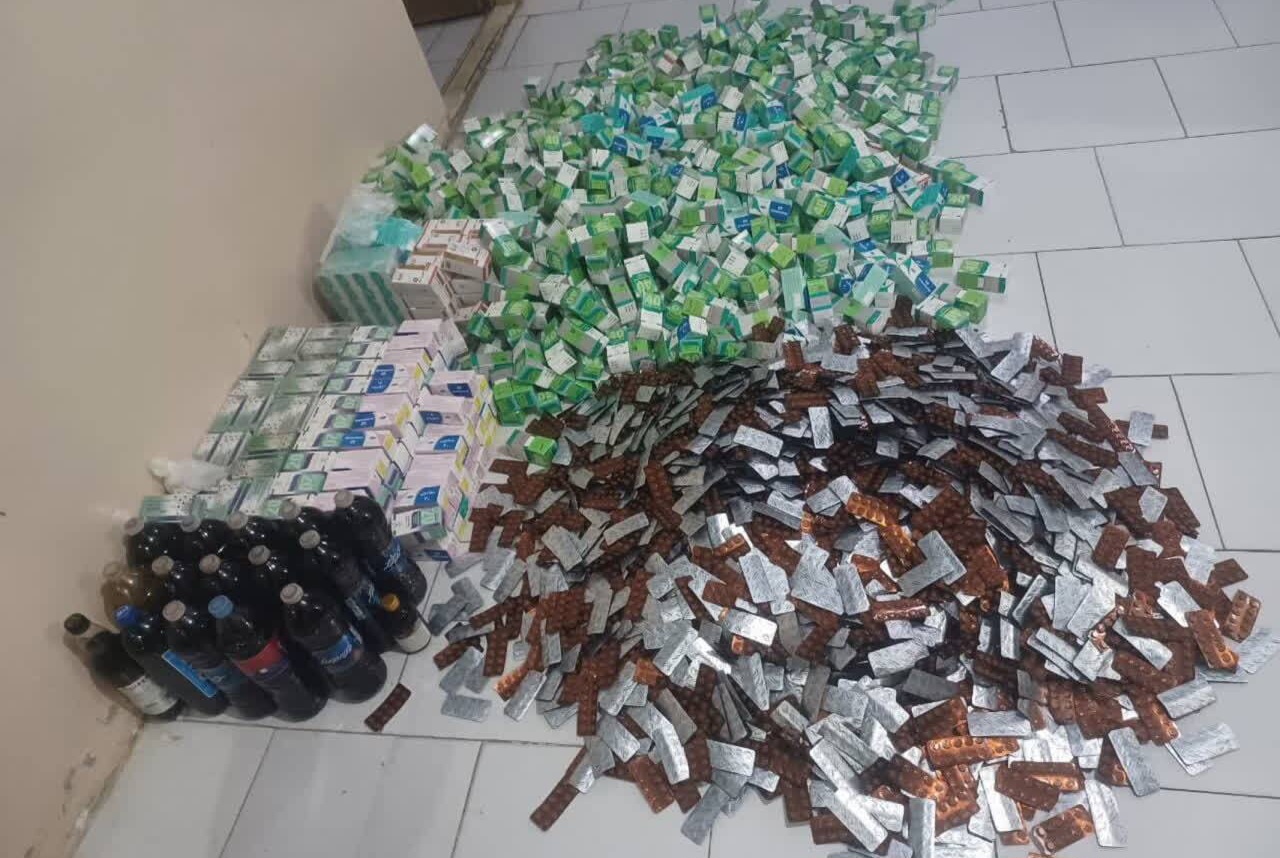 کشف ۱۲ هزار نوع داروی قاچاق در بافق