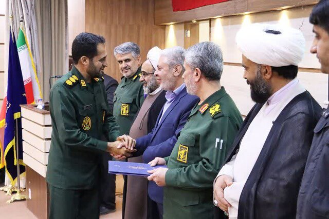 دشمن می‌داند که ایمان مردم بزرگ‌ترین سلاح انقلاب است/آمریکا به دنبال تصرف خاک ایران نیست