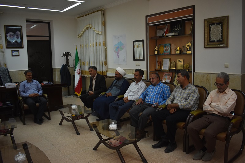 دیدار مدیر و کارکنان اداره جهاد کشاورزی بهاباد با فرماندار