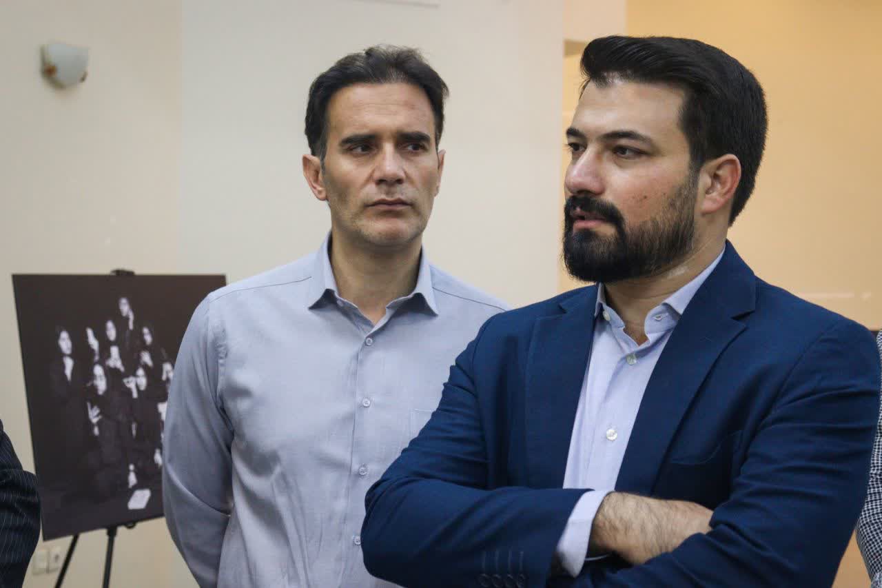 احسان عابدی مدیر کل فرهنگ و ارشاد اسلامی استان یزد از نمایشگاه"باتماق"دختران اردکانی دیدن کرد