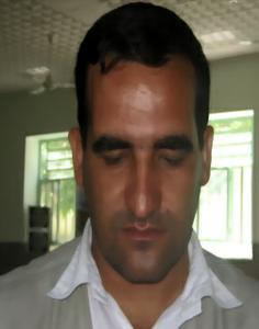 به دوستداران استاد آذر یزدی عرض می کنم که آذر یزدی نیاز مالی ندارد. 