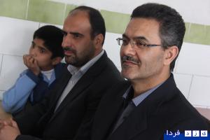 بوسه شهرداریزد بر دست معلم کلاس پنجم خود/تجلیل شهردار یزد از استاد عمادی فرهنگی بازنشسته آموزش و پرورش یزد بوسه شهرداریزد بر دست معلم کلاس پنجم خود/تجلیل شهردار یزد از استاد عمادی فرهنگی بازنشسته آموزش و پرورش یزد