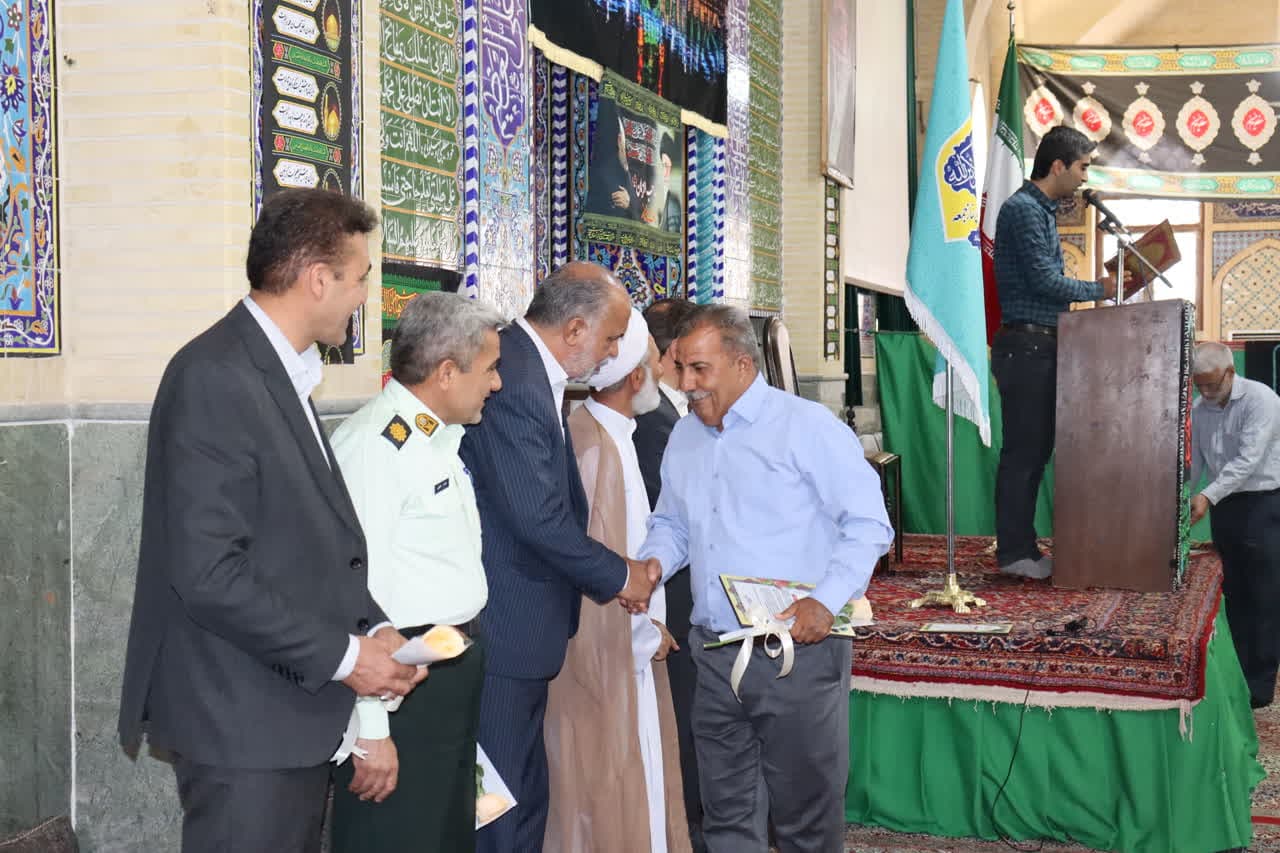 خبرنگاران شهرستان بهاباد تجلیل شدند