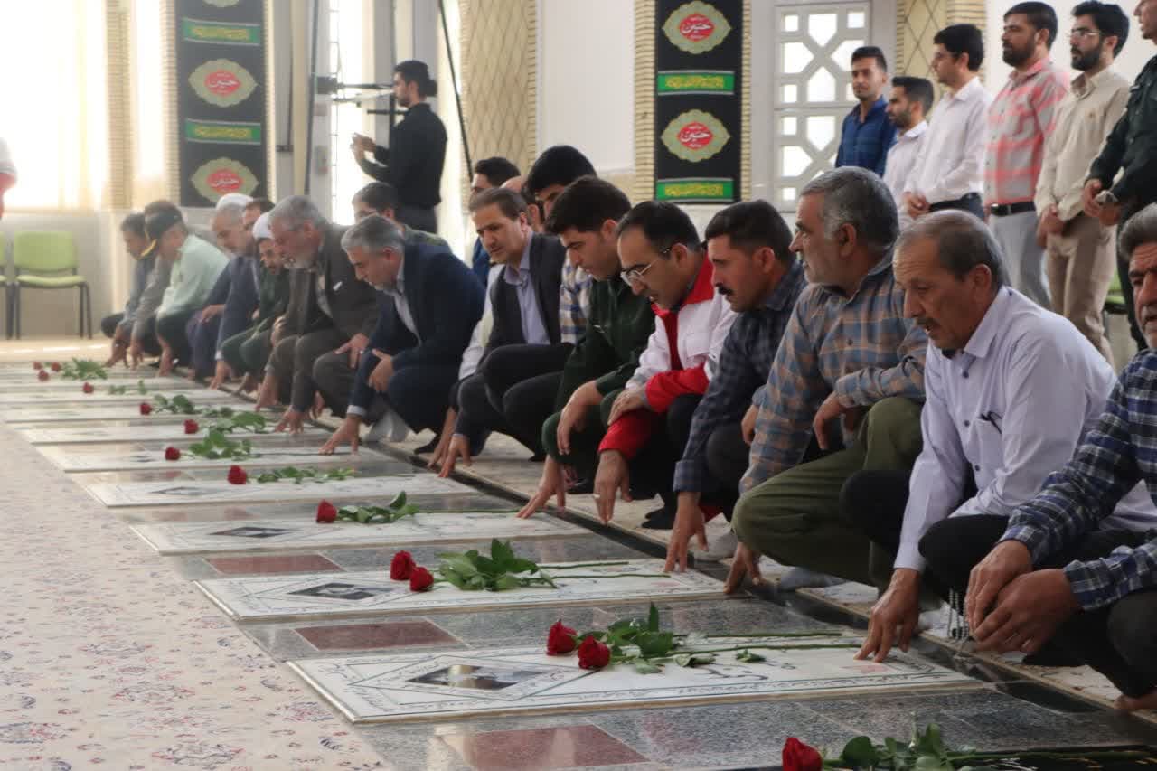 مزار شهدای شهرستان بهاباد غبارروبی شد