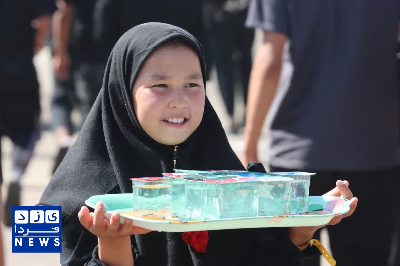 خادمان حسینی با دستانی کوچک