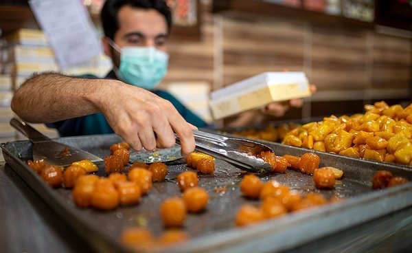 قندِ روزه‌داران با زولبیا و بامیه، ۴۹۰ هزار تومانی بیشتر می‌افتد